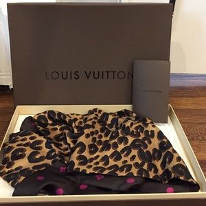 Louis Vuitton scarf